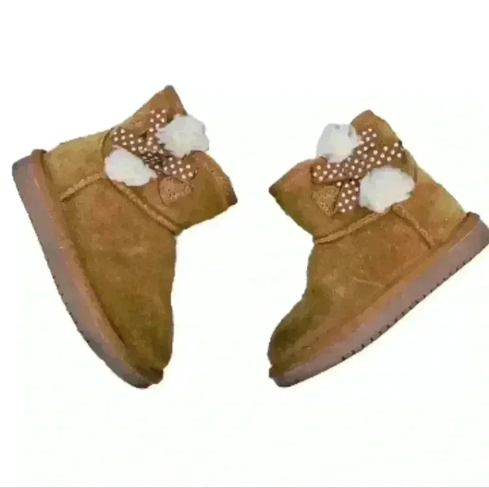 Ugg Kids Tan Victoria Mini Dots Suede Boots 8
